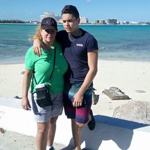 Meet your Posher, Gloria